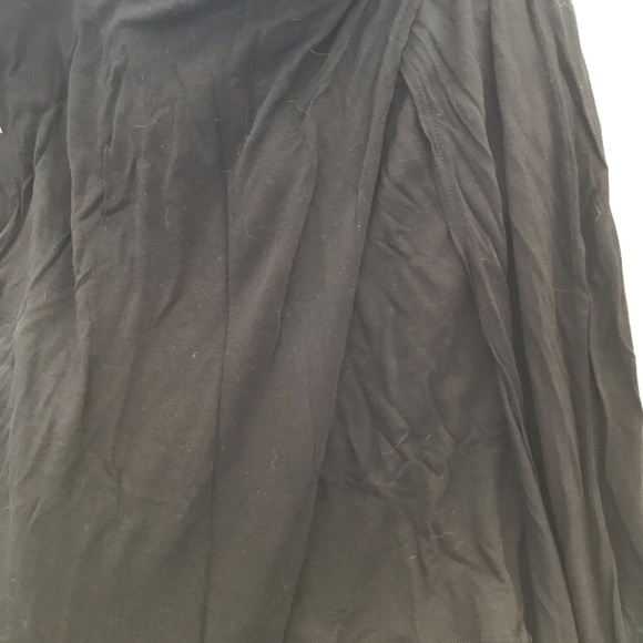 Sexy leg showing long skirt - Picture 4 of 5